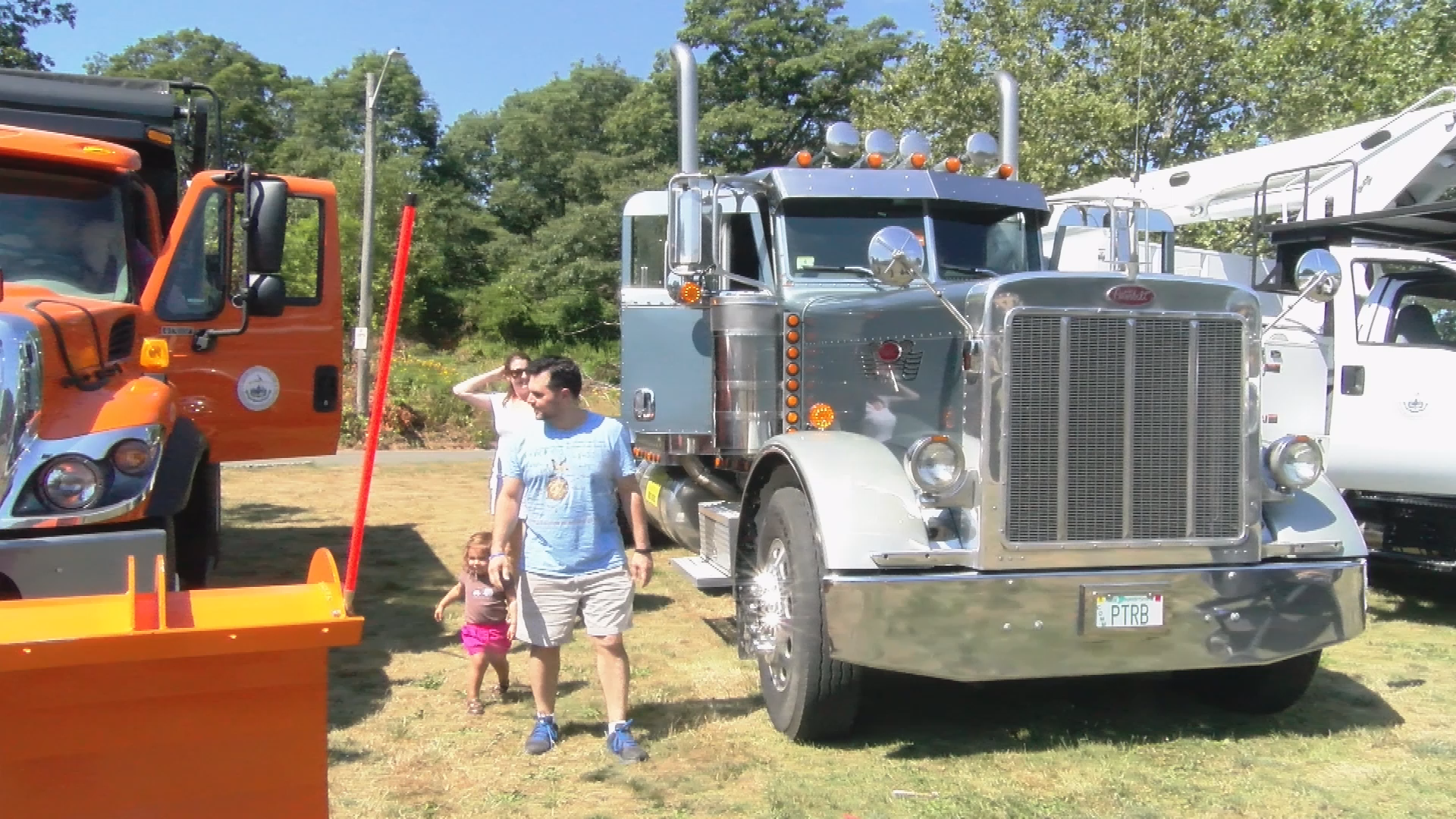 Salem's Heritage Days 2016: Tour-A-Truck